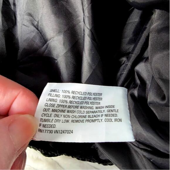 Wild Fable Black Puffer Vest L Shiny Quilted Zip Front Sleeveless Jacket - Picture 5 of 8